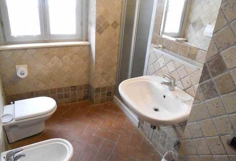 غرفة قياسية ثلاثية, Bio Agriturismo Poggio Aione