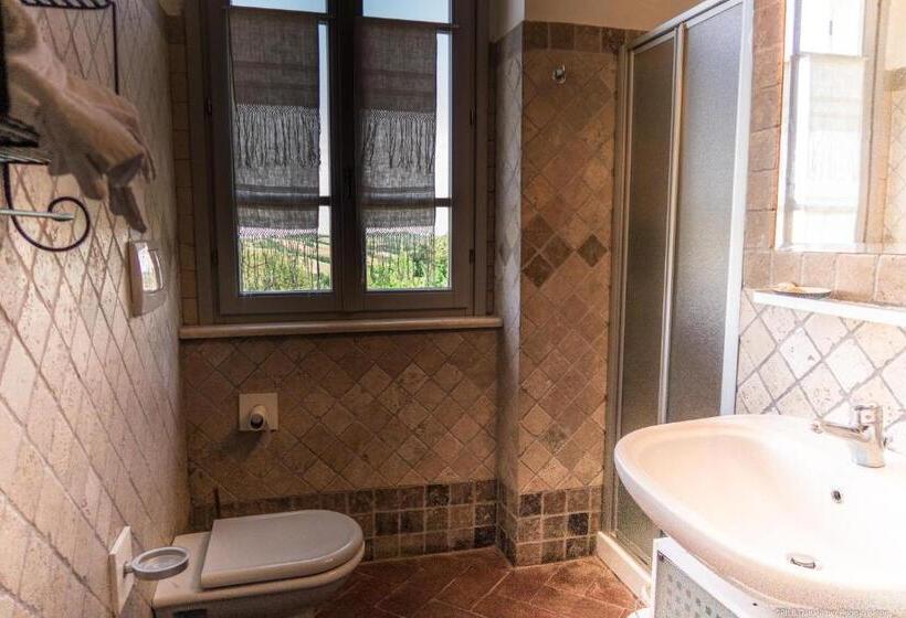 غرفة قياسية ثلاثية, Bio Agriturismo Poggio Aione