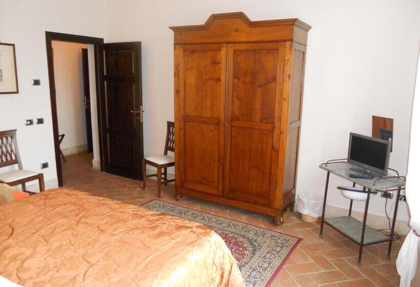 غرفة قياسية ثلاثية, Bio Agriturismo Poggio Aione