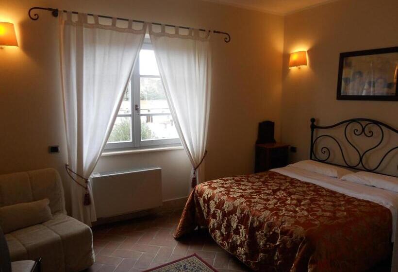 غرفة قياسية ثلاثية, Bio Agriturismo Poggio Aione