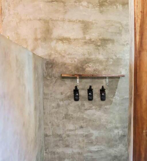 מיטת קינג בסוויטה, Casa Mate Beachfront Cabañas El Cuyo