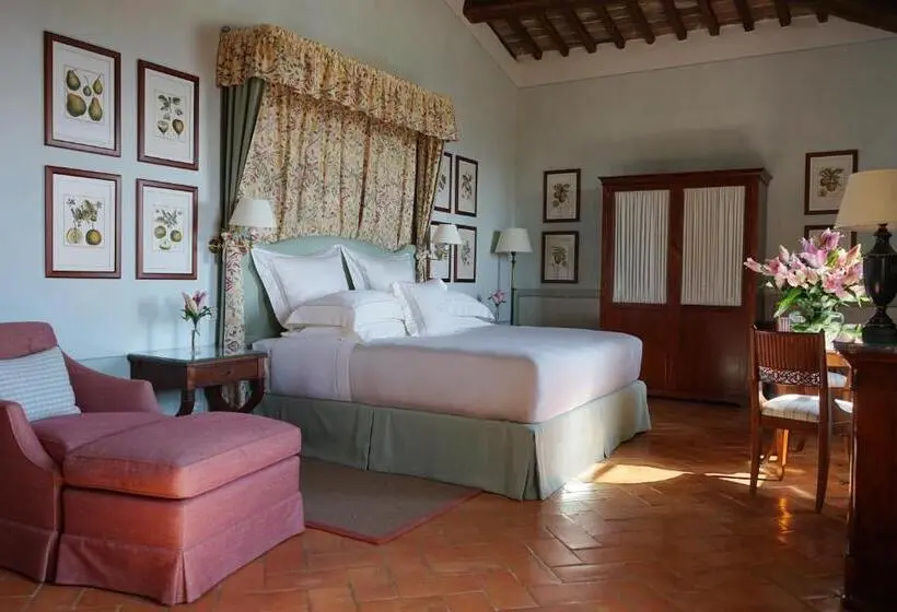 クラシックスイート, Castello Banfi   Il Borgo   Relais Et Chateaux