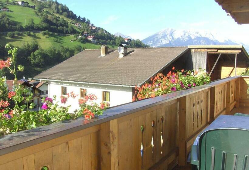 شقة غرفة نوم واحدة مزودة بشُرفة, Lexhof