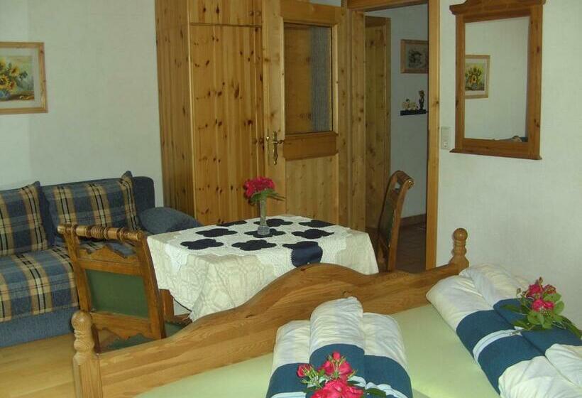 شقة غرفة نوم واحدة مزودة بشُرفة, Lexhof