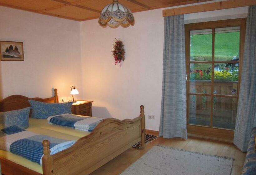 شقة غرفة نوم واحدة مزودة بشُرفة, Lexhof