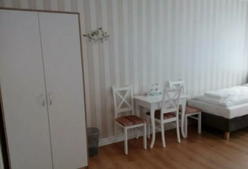 Cameră Familiar cu Baie în Comun, Liahof