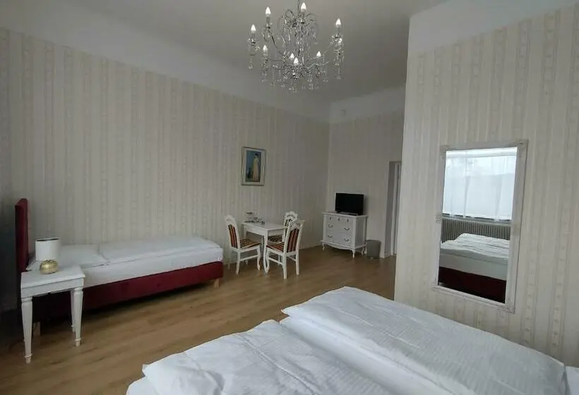 Cameră Triplă Confort, Liahof
