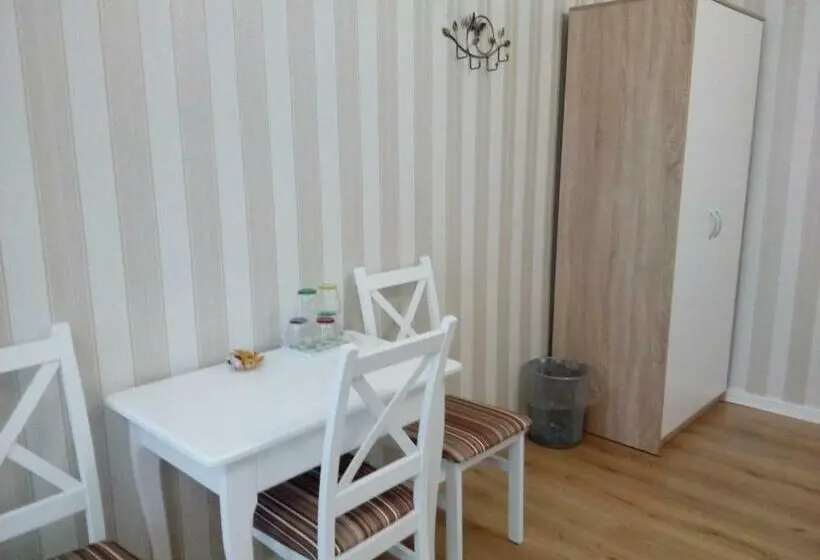 Cameră Familiar cu Baie în Comun, Liahof