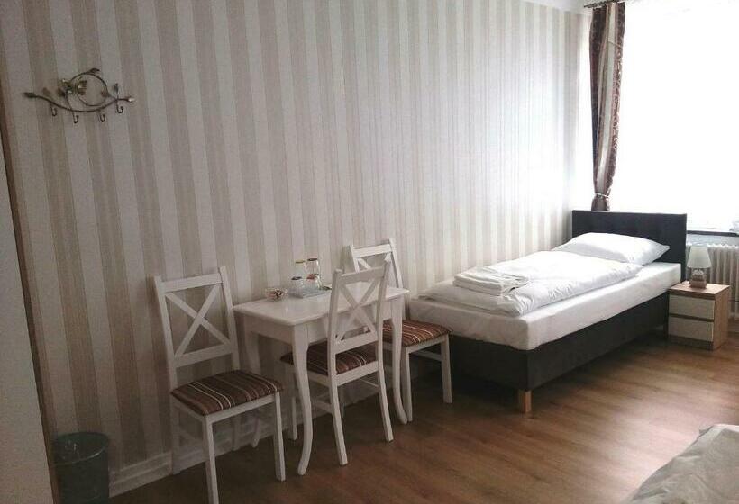 חדר משפחתי חדר אמבטיה משותף, Liahof