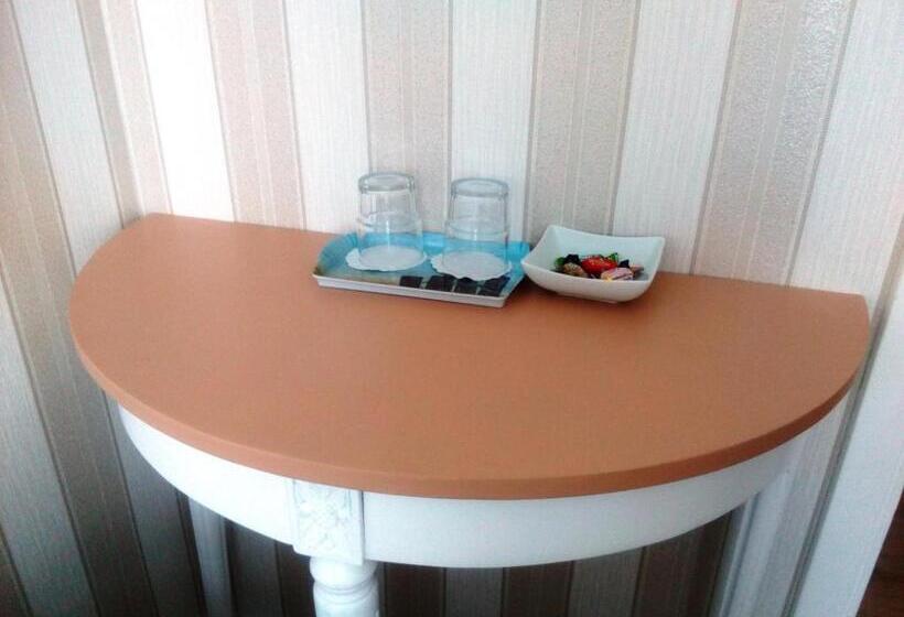 חדר אקונומי, Liahof