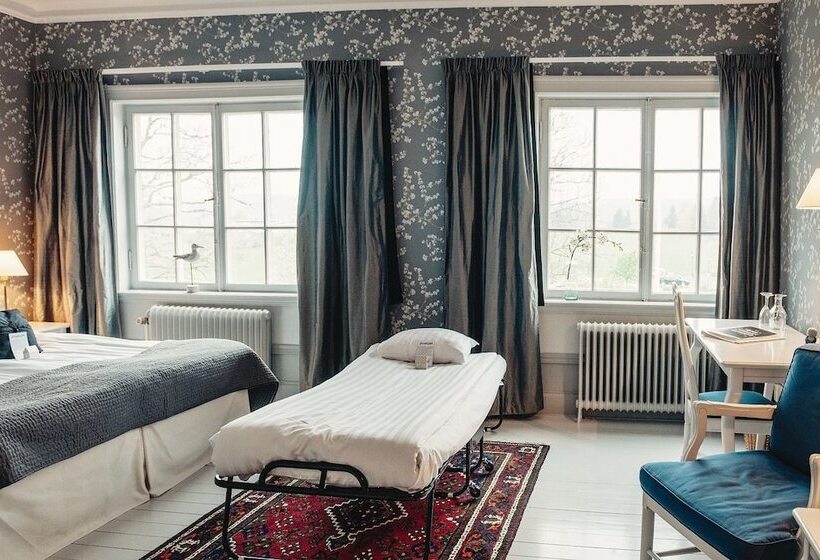 Номер Стандарт Вид на Озеро, Rimforsa Strand