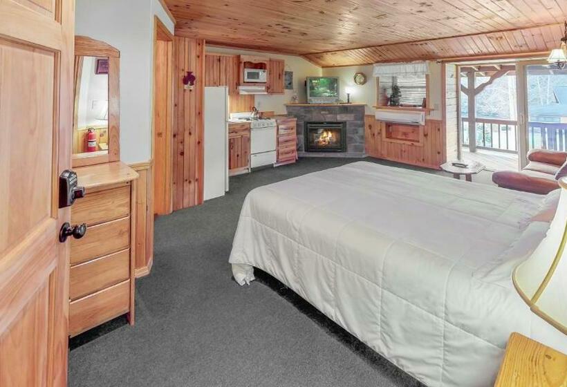 Люкс, Rough Cut Lodge