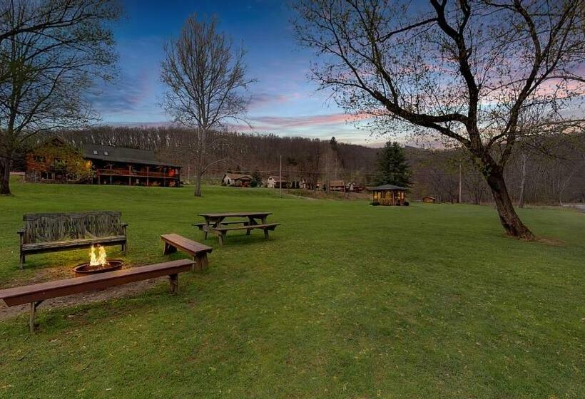 Люкс, Rough Cut Lodge