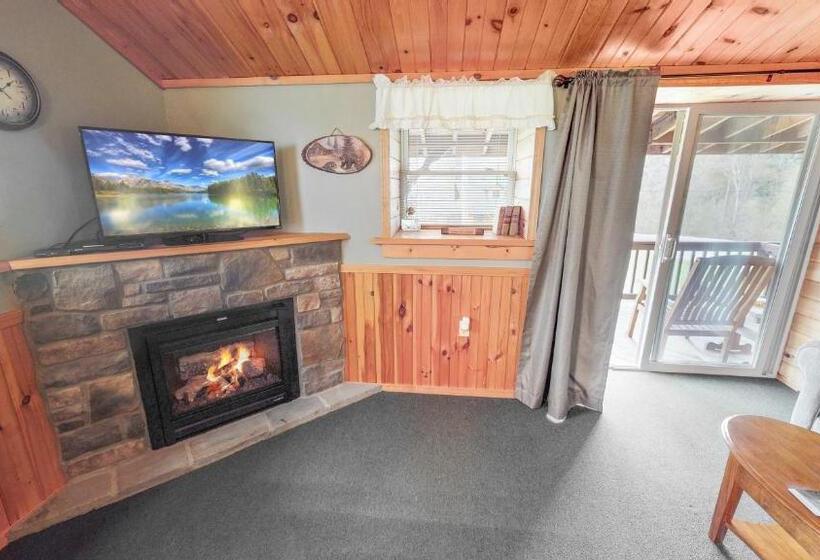 Люкс, Rough Cut Lodge