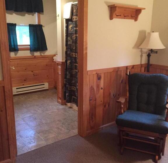 Хижина, Rough Cut Lodge