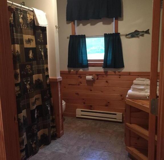 Хижина, Rough Cut Lodge