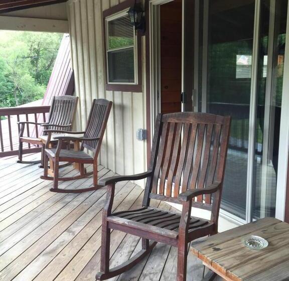 Люкс, Rough Cut Lodge