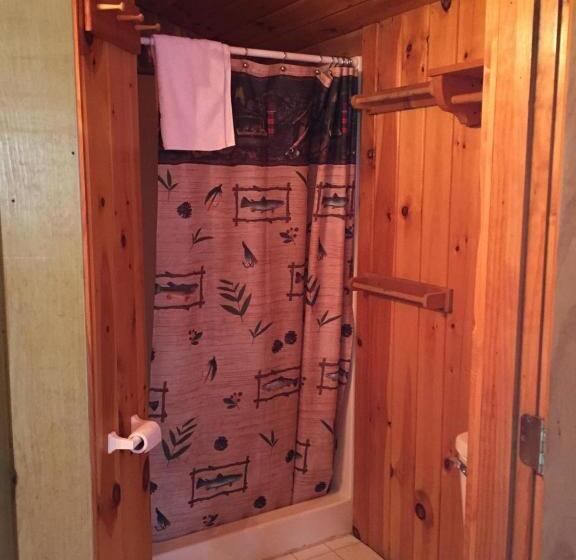 Люкс, Rough Cut Lodge