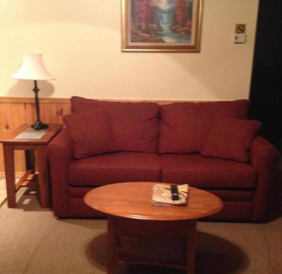 Люкс, Rough Cut Lodge