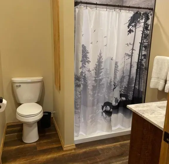 デラックススタジオ, Rough Cut Lodge