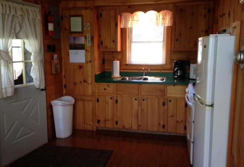 Хижина, Rough Cut Lodge