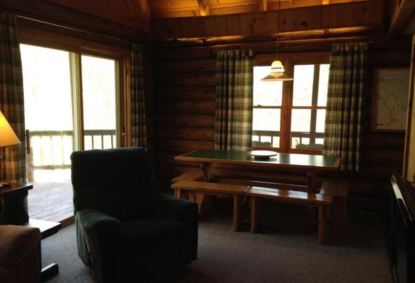 Хижина, Rough Cut Lodge