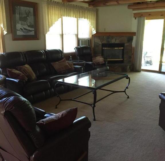 Дом 1 Спальня, Rough Cut Lodge