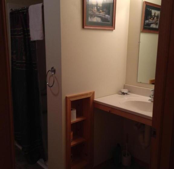 Люкс, Rough Cut Lodge