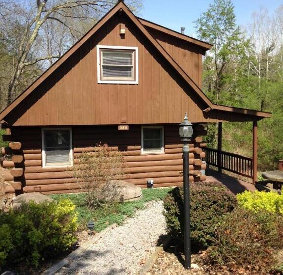 Хижина, Rough Cut Lodge