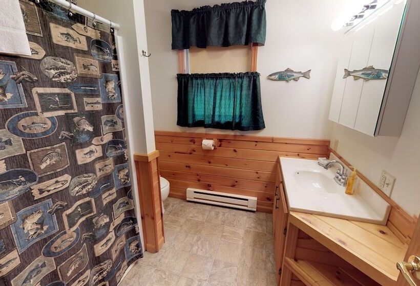 Хижина, Rough Cut Lodge