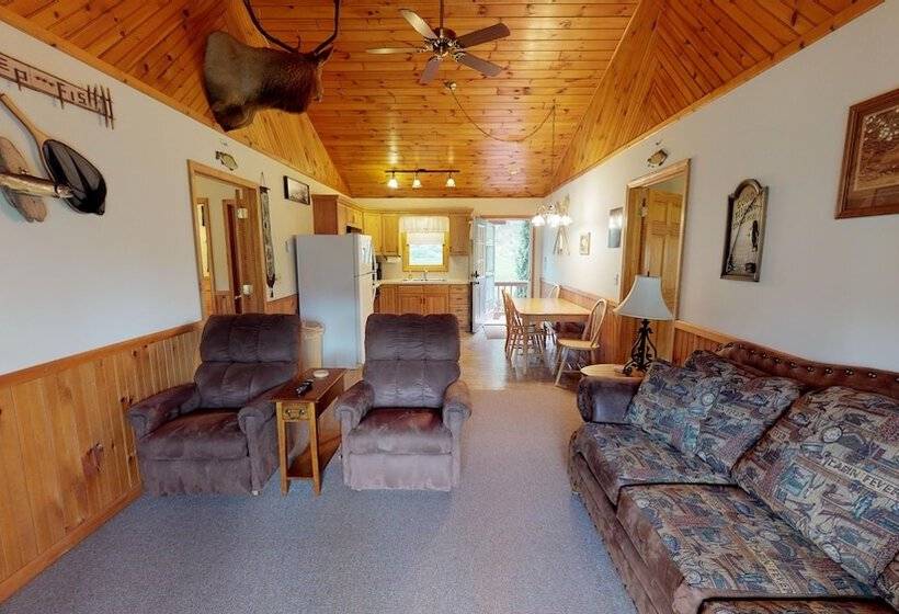 Хижина, Rough Cut Lodge