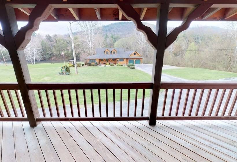 Люкс, Rough Cut Lodge