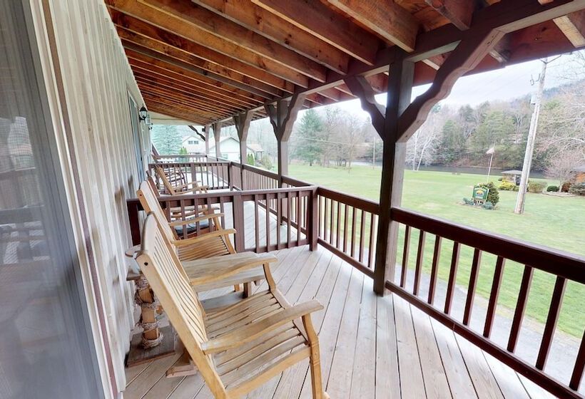 Люкс, Rough Cut Lodge