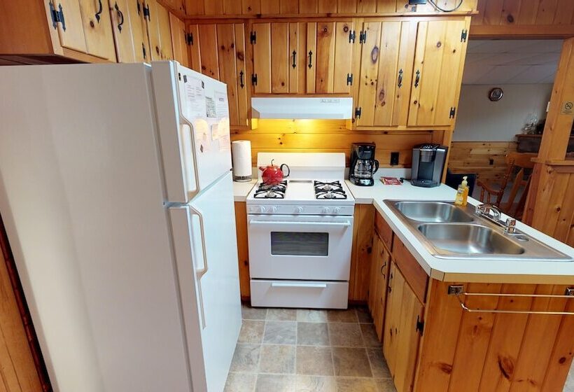 Люкс, Rough Cut Lodge