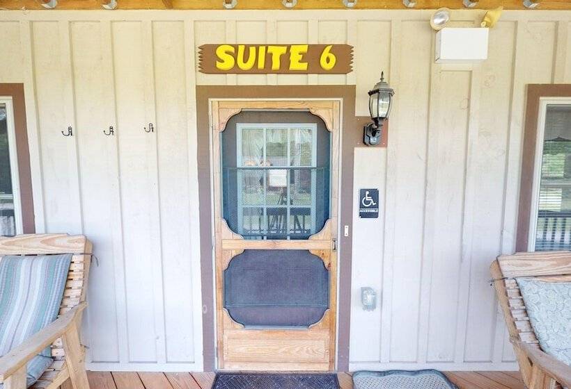 Люкс Повышенной Комфортности, Rough Cut Lodge