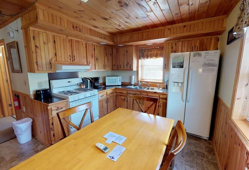 Люкс Повышенной Комфортности, Rough Cut Lodge