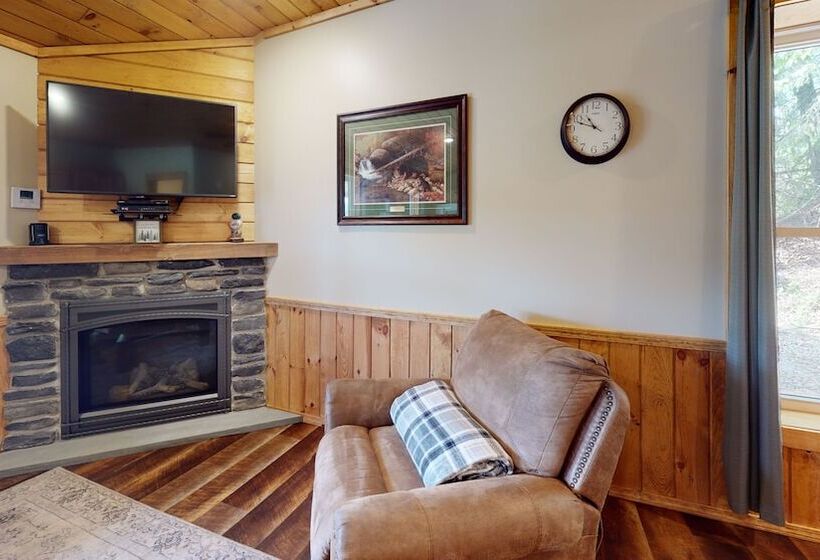 Студия Deluxe, Rough Cut Lodge