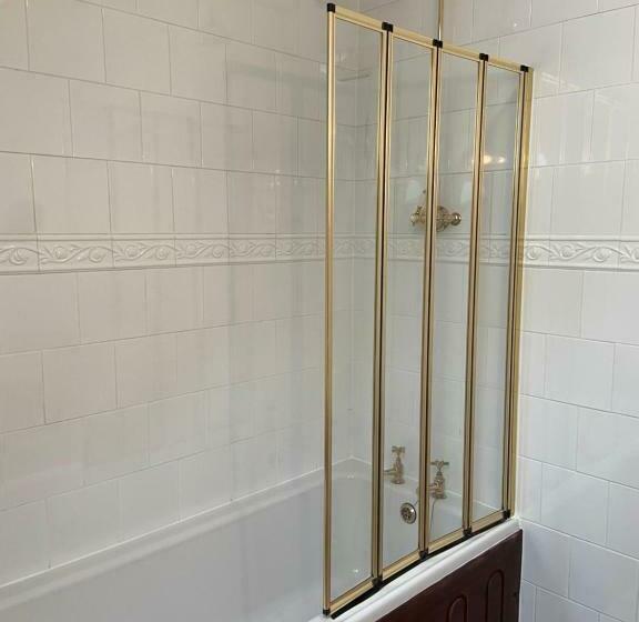 غرفة قياسية, The Lagg