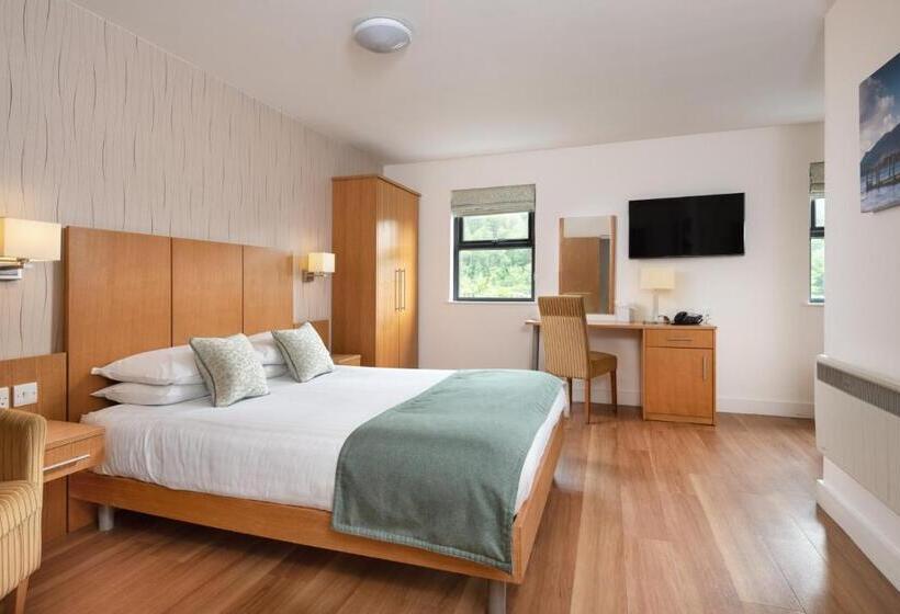 ファミリールーム, The Lodge In The Vale