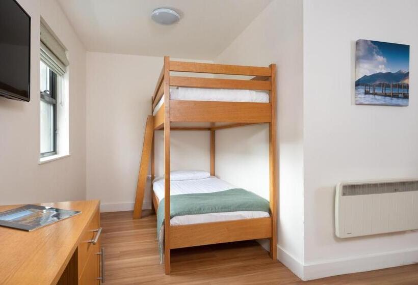 ファミリールーム, The Lodge In The Vale