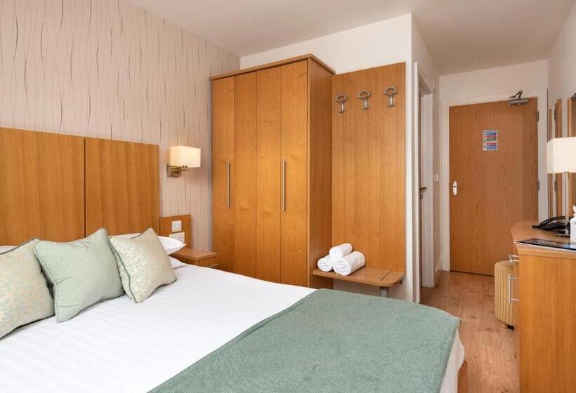 ベーシックルーム, The Lodge In The Vale