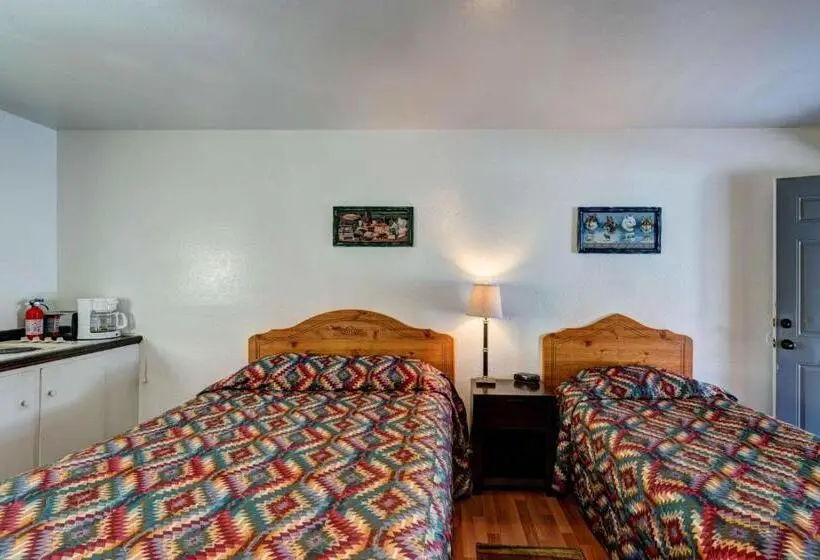 デラックストリプルルーム, Lake Shasta Lodge