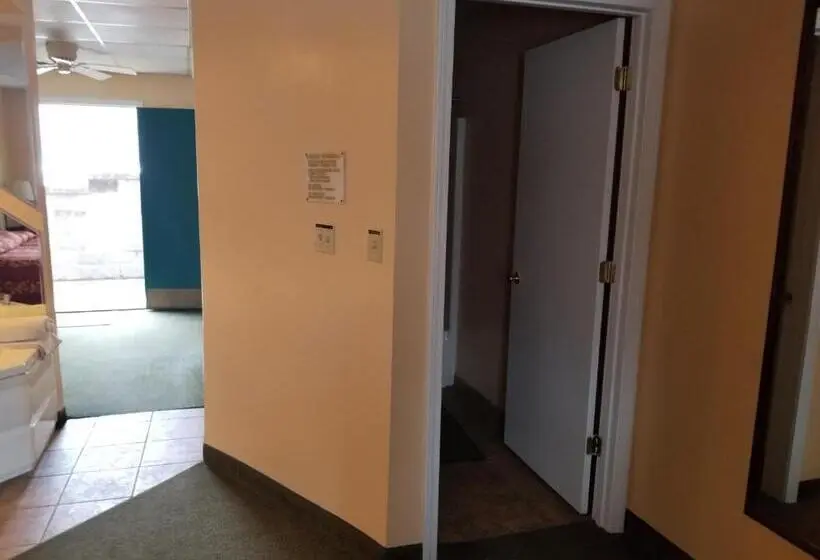 キングサイズベッドのスイートルーム, Perry O Inn & Suites