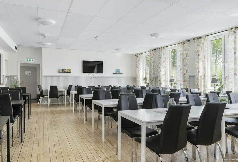 חדר סטנדרט לשלושה עם חדר אמבטיה משוף, Alkoven Logi