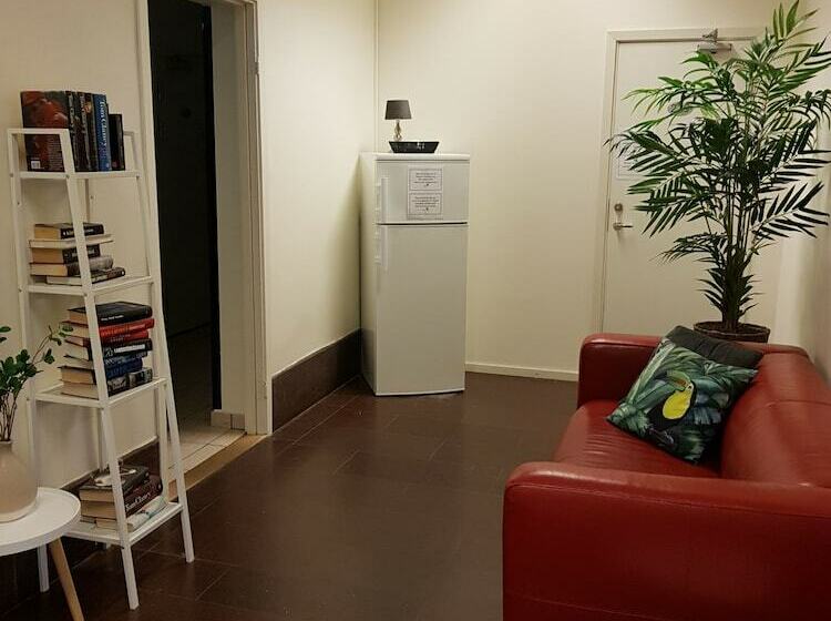 חדר סטנדרט לשלושה עם חדר אמבטיה משוף, Alkoven Logi