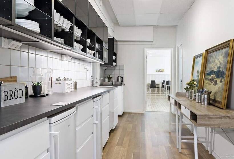 חדר סטנדרט לשלושה עם חדר אמבטיה משוף, Alkoven Logi