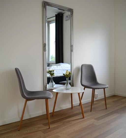 חדר סטנדרט לשלושה עם חדר אמבטיה משוף, Alkoven Logi