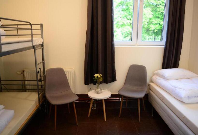 חדר סטנדרט לשלושה עם חדר אמבטיה משוף, Alkoven Logi