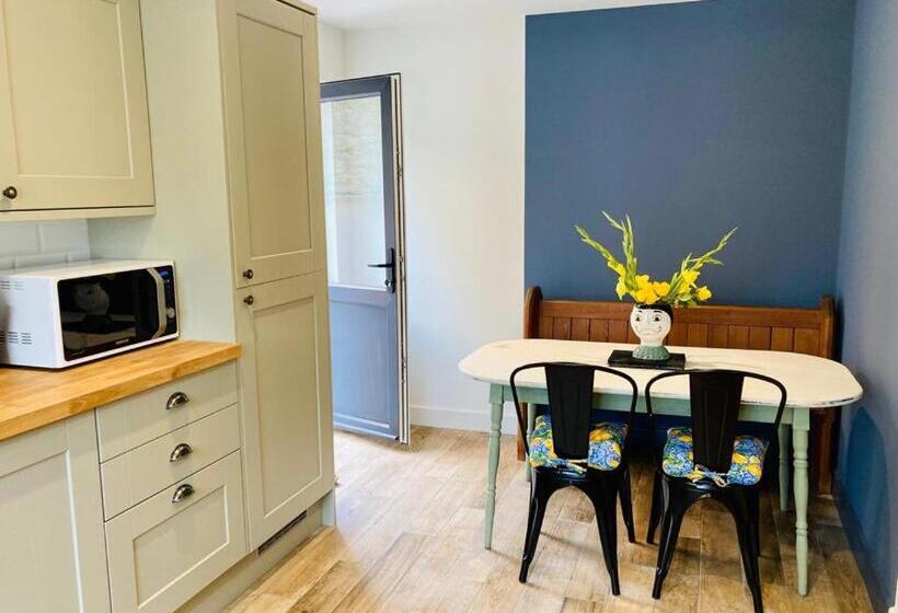 Семейный Номер, The Red Lion Stevington