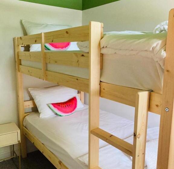 Семейный Номер, The Red Lion Stevington